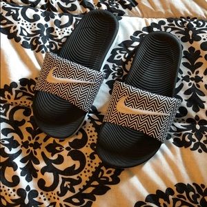Women Nike slippers/sandals